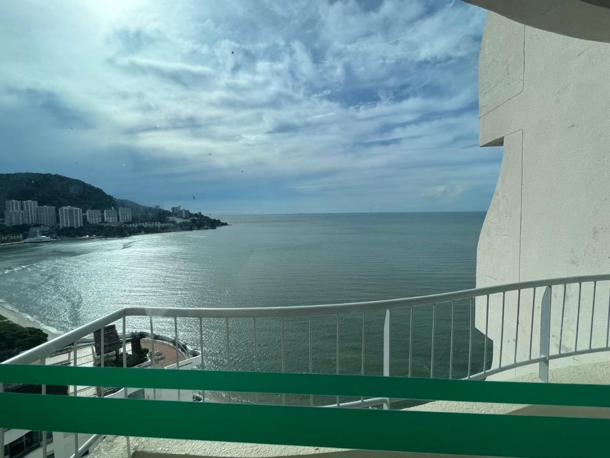 Hotel Paradise By The Sea In Penang By Veron At Rainbow Paradise Tanjung Bungah  Exterior foto