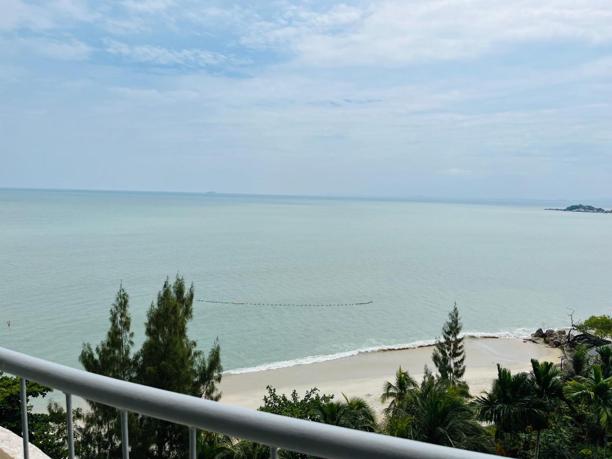 Hotel Paradise By The Sea In Penang By Veron At Rainbow Paradise Tanjung Bungah  Exterior foto