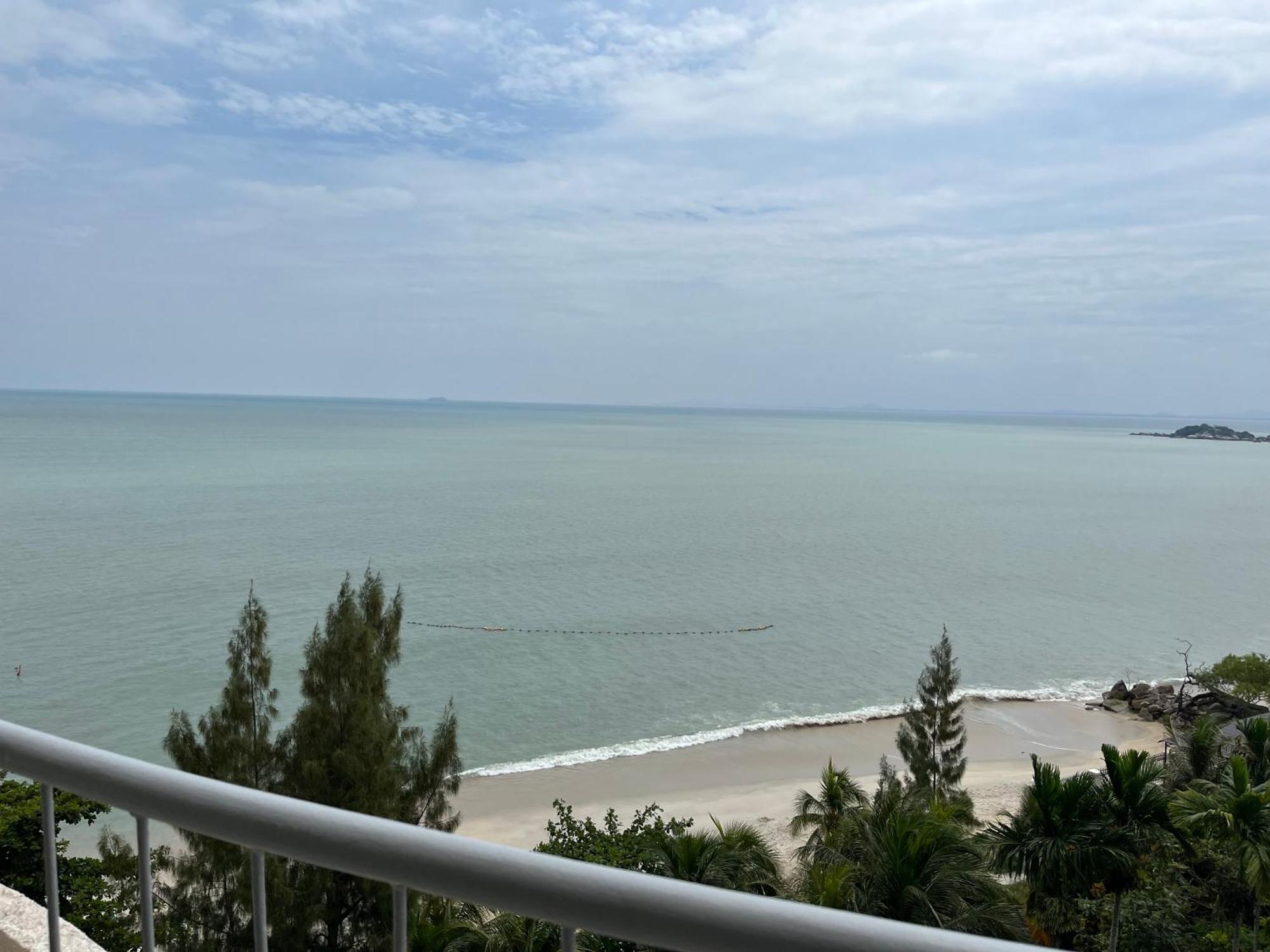 Hotel Paradise By The Sea In Penang By Veron At Rainbow Paradise Tanjung Bungah  Exterior foto