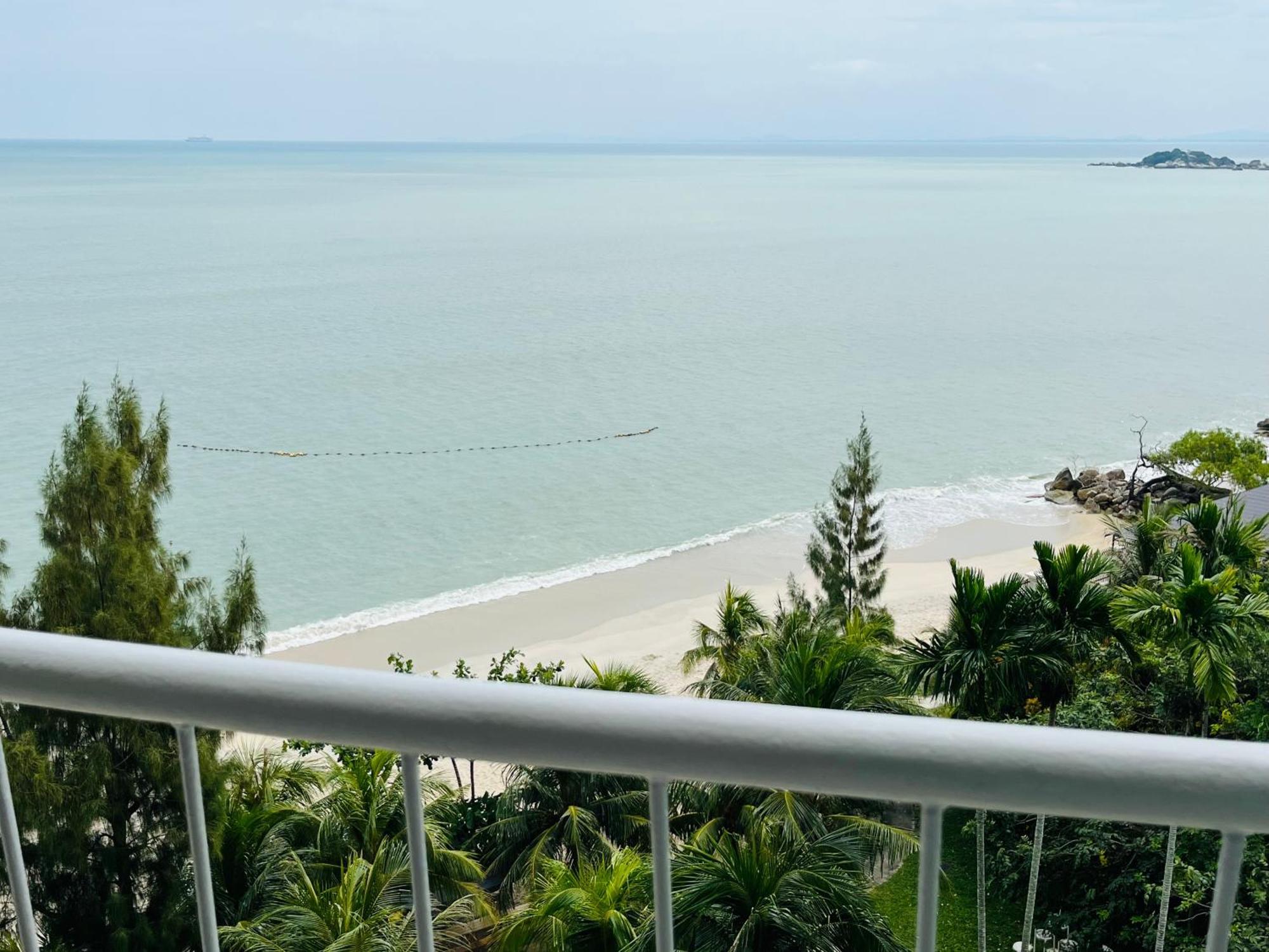 Hotel Paradise By The Sea In Penang By Veron At Rainbow Paradise Tanjung Bungah  Exterior foto