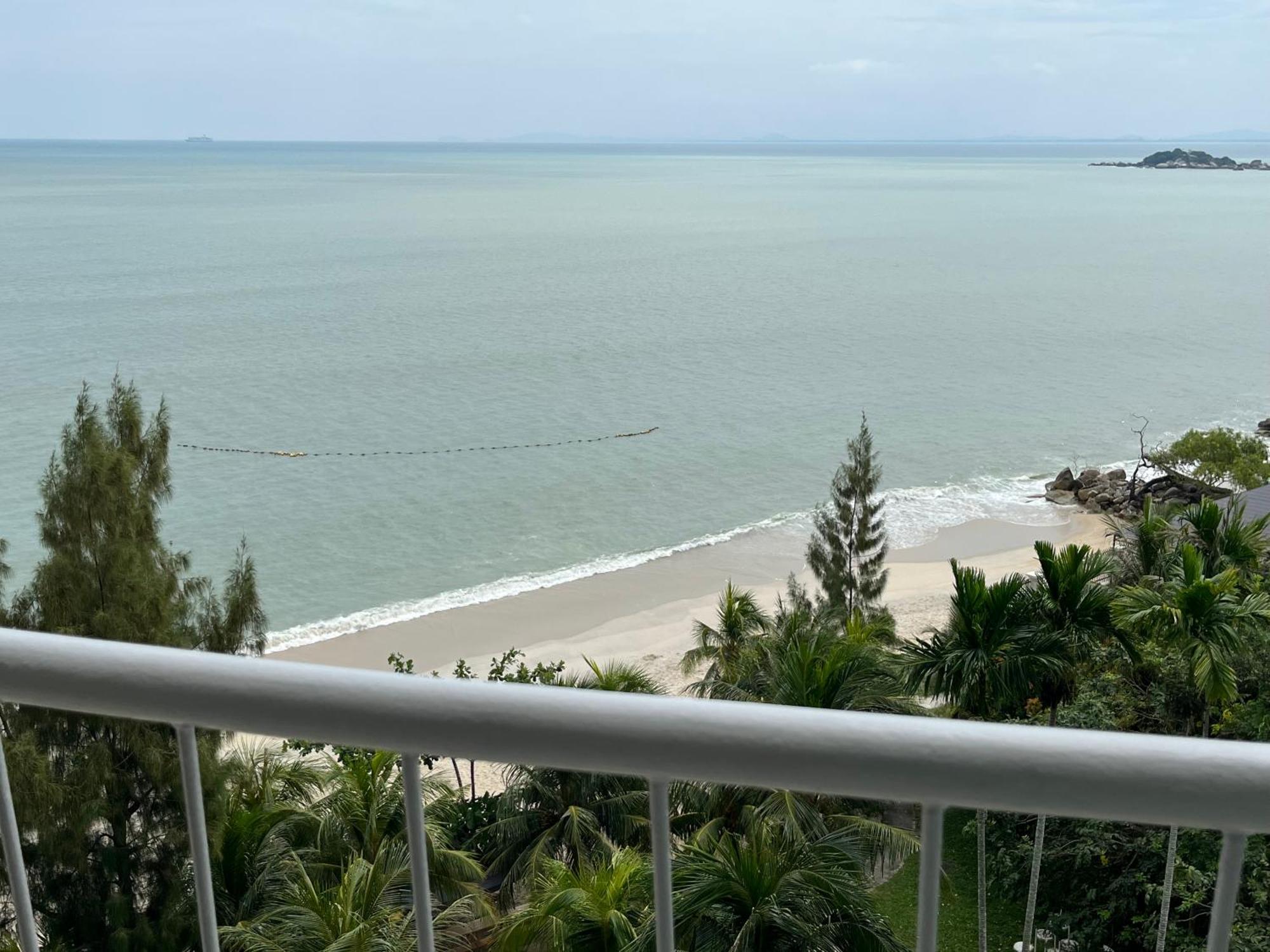 Hotel Paradise By The Sea In Penang By Veron At Rainbow Paradise Tanjung Bungah  Exterior foto